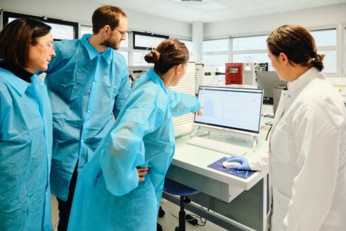 enstbb_formation_continue_biotechnologies_bioproduction_parcours_certification_2025.jpg