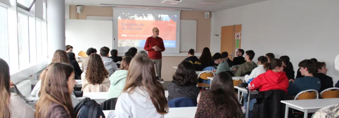 Elèves dans une classe